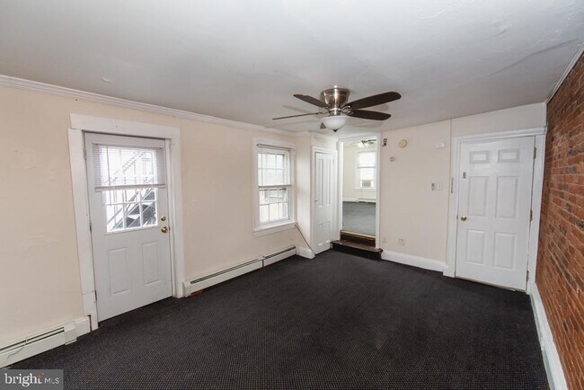 Building Photo - 9 N Matlack St