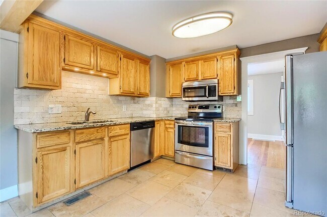 Building Photo - 4997 Green Ct