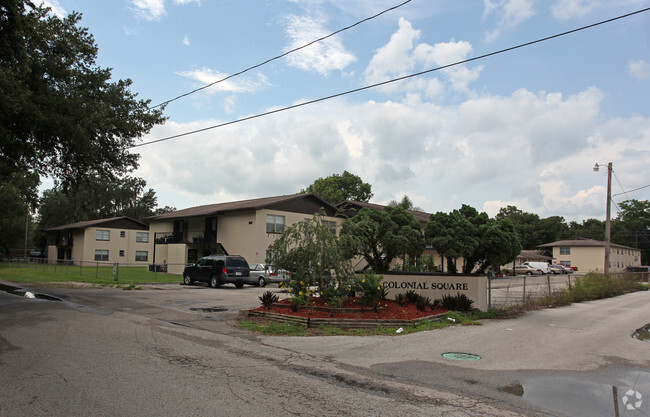 Building Photo - Colonial Square Apartments