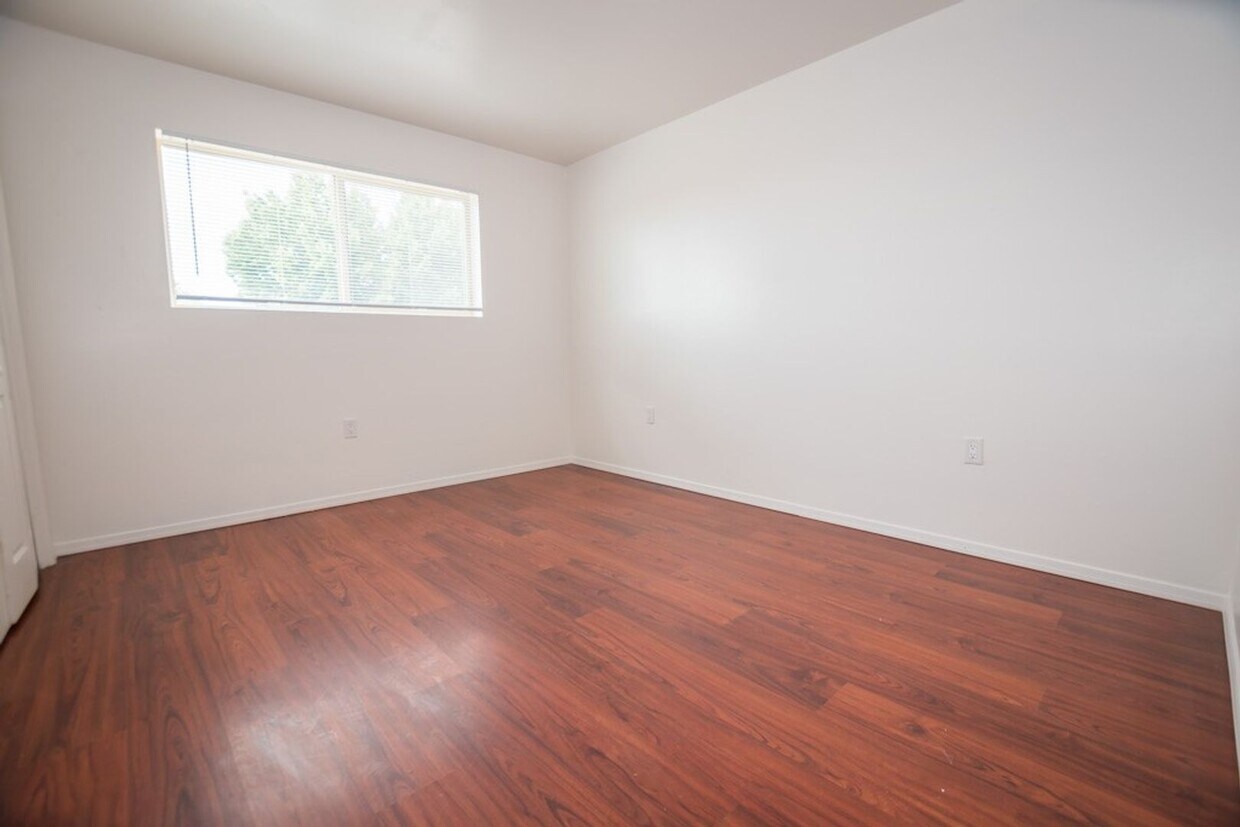 Primary Photo - Spacious 3-Bedroom, 2-Bath Home with Centr...
