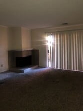 Building Photo - 3424 Vintage Dr