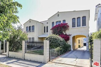 Building Photo - 109 S Berendo St