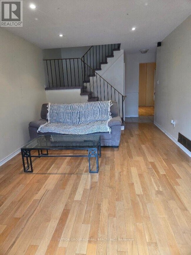 Photo du bâtiment - 112 Patrice Crescent