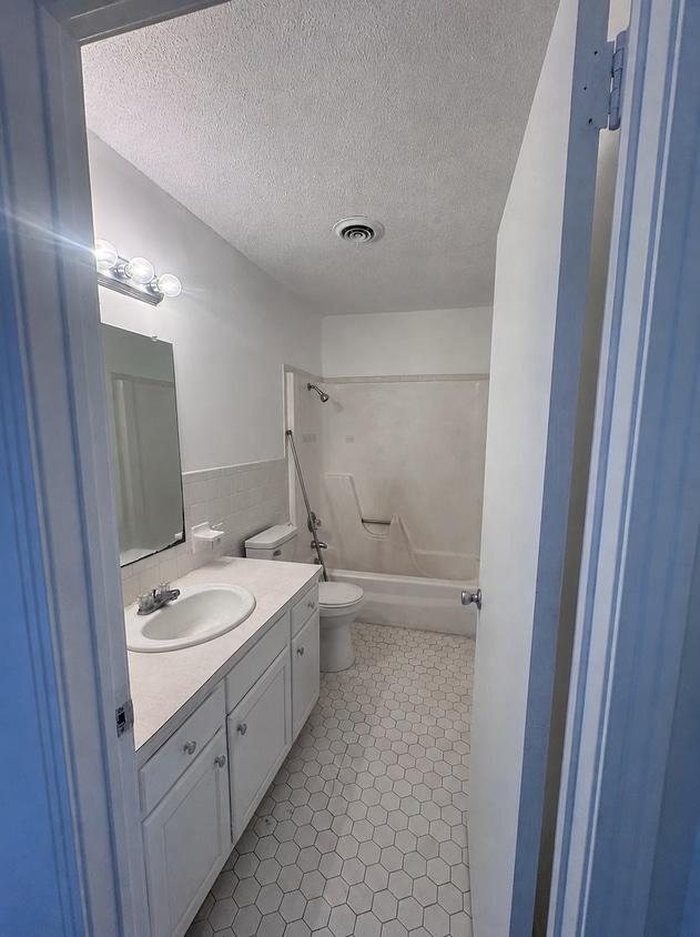 Building Photo - 33 Bellmeade Cove