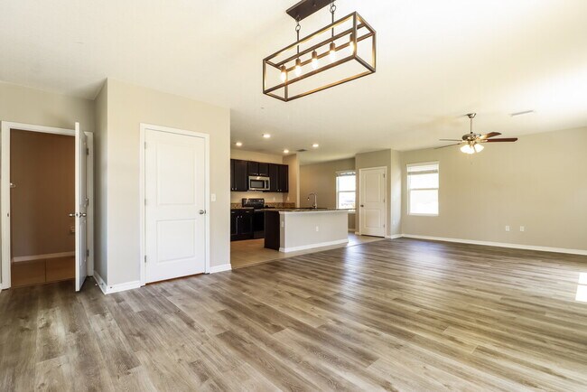 Foto del edificio - 10988 Carlton Fields Dr