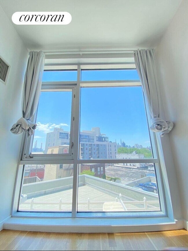 Foto del edificio - 11-24-24 31st Ave