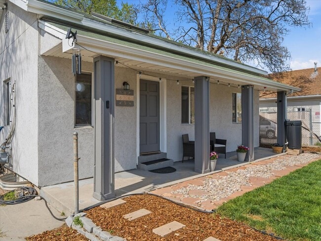 Building Photo - 616 S 1300 W