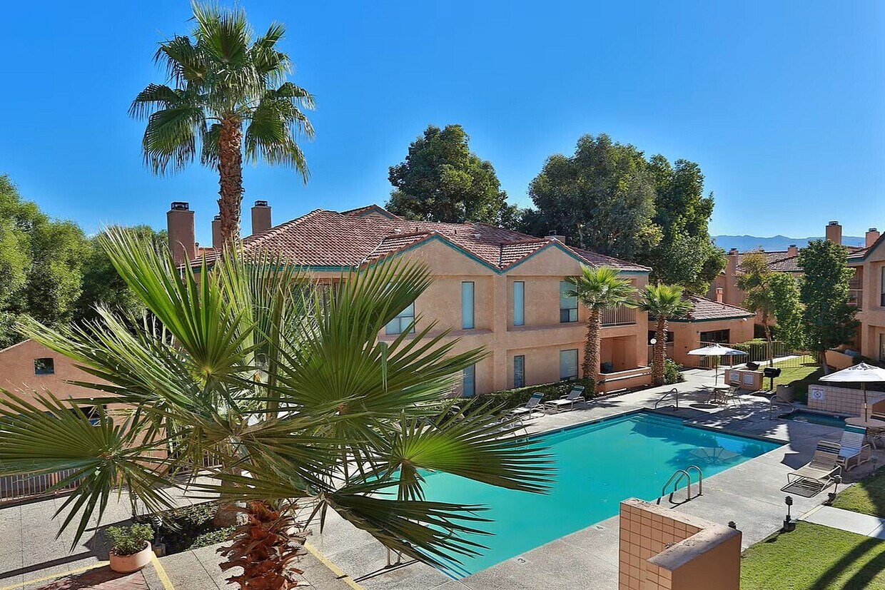 Foto principal - Emerald Pointe Apartments