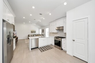 Building Photo - 2406 Aquamarine Ln
