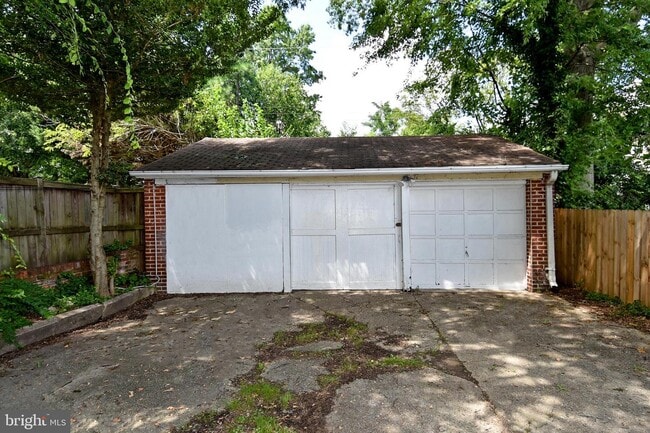 Building Photo - 18 Sunset Dr