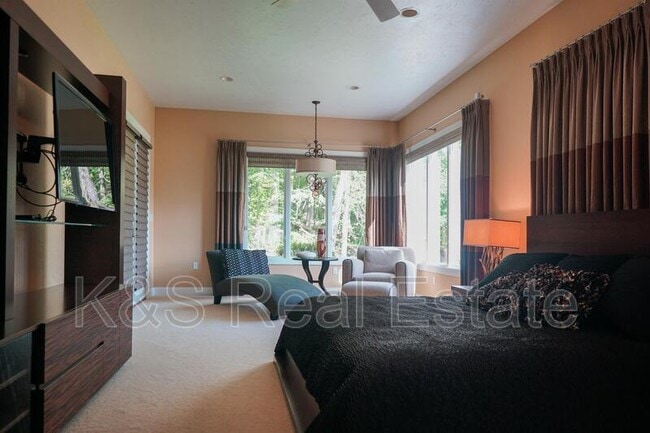 Building Photo - 11100 S Sophia Ct