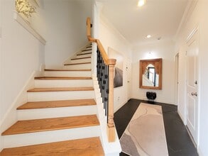 Building Photo - 1421 Bremond St