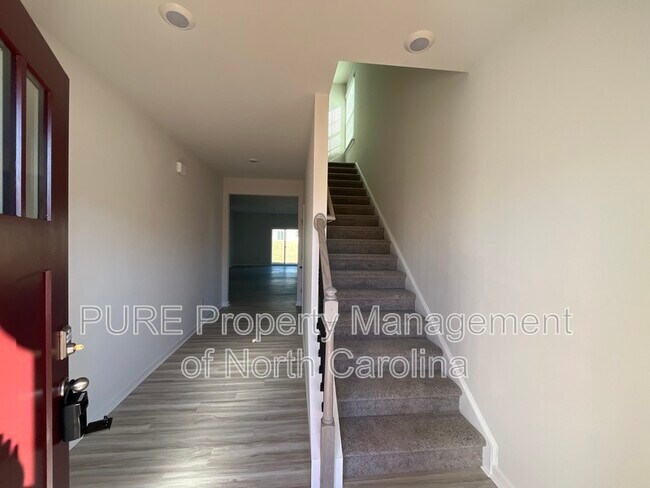 Building Photo - 128 Sycamore Spgs Dr