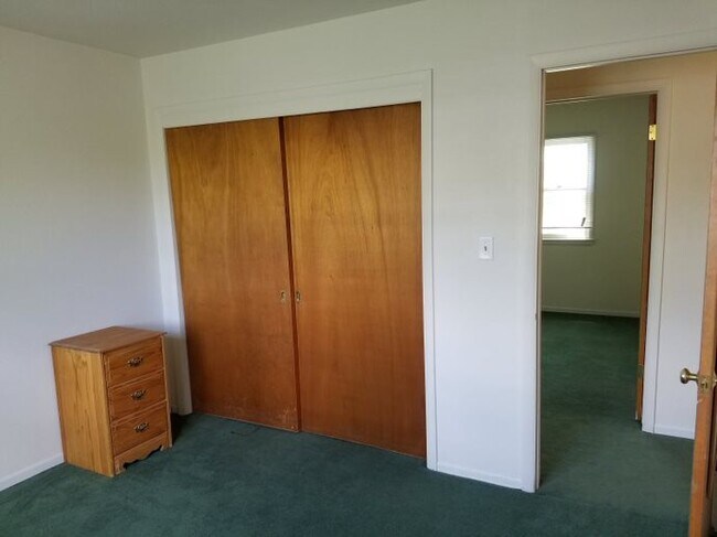 Building Photo - 807 Reynolds St