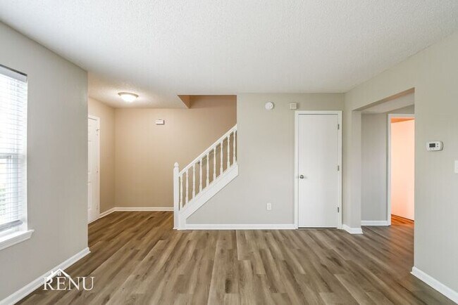 Foto del edificio - 19307 Fox Chase Dr