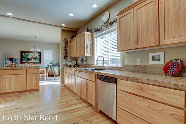 Building Photo - 3 br, 2.5 bath House - 20669 Sierra Dr