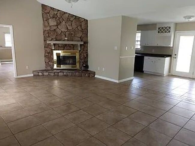 Building Photo - BEAUTIFUL HOMES