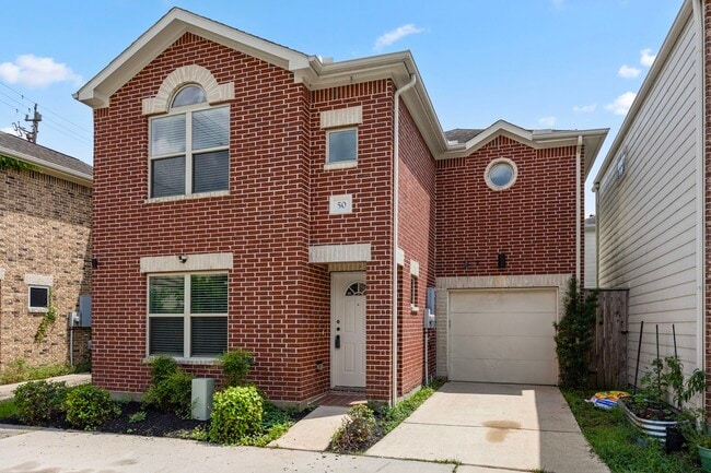 Building Photo - 5951 S Loop E