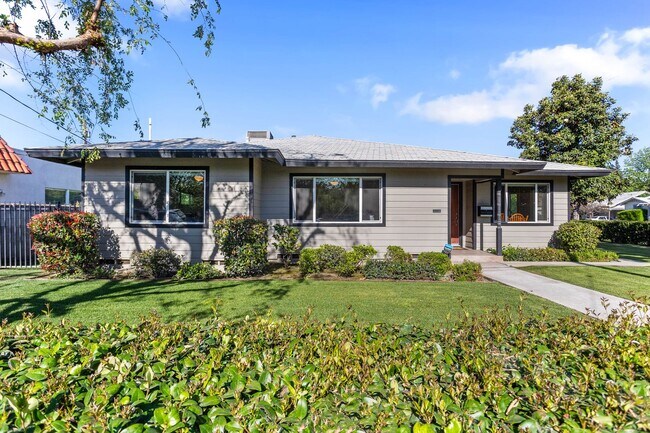 Foto del edificio - Beautiful 3 Bedroom / 2 Bathroom Home for ...