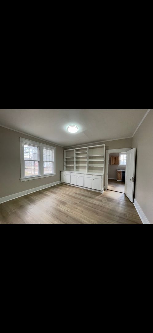 Building Photo - NEW LISITING