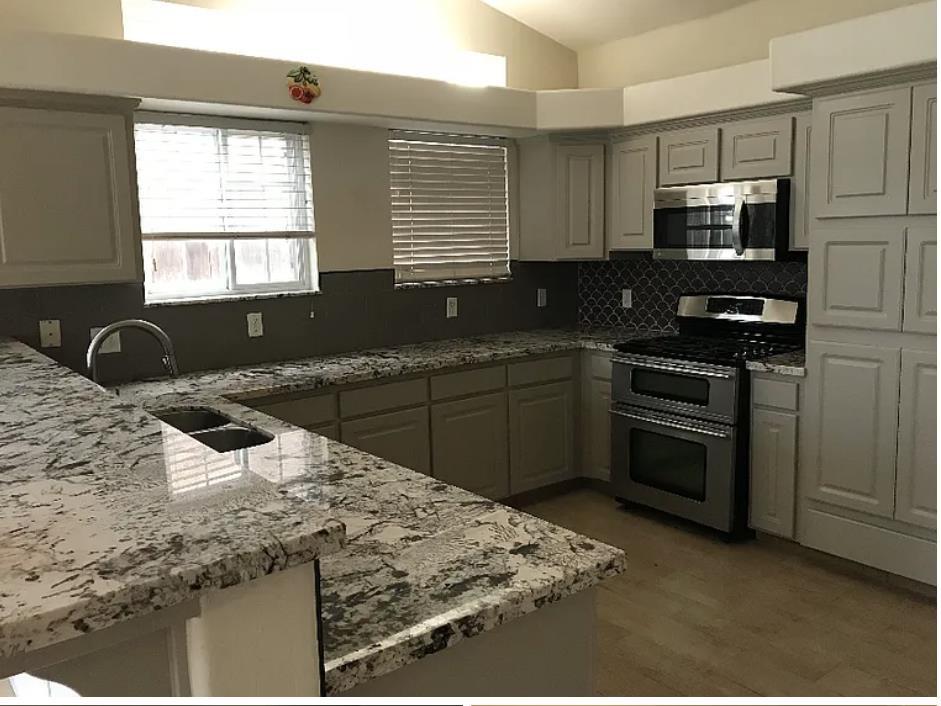 Foto del edificio - 9580 N Ann Ave