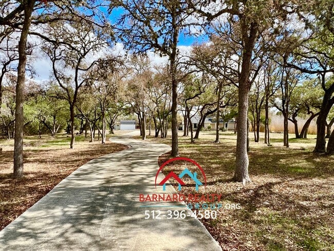 Foto del edificio - Country Living At It's Finest!