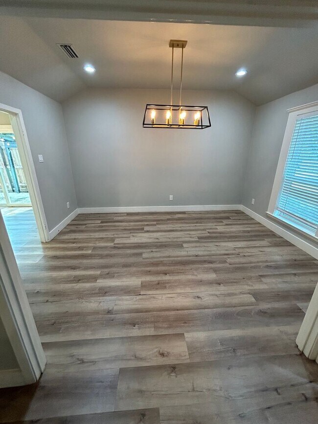 Building Photo - A hassle-free lifestyle