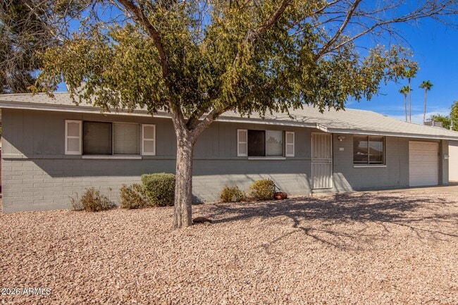 Building Photo - 312 E Hermosa Dr