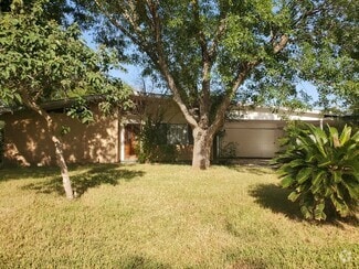 Building Photo - 814 E Ebony Dr