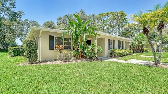 Foto del edificio - 7820 Palm Aire Ln