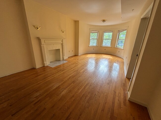Foto del edificio - 1402 Beacon St