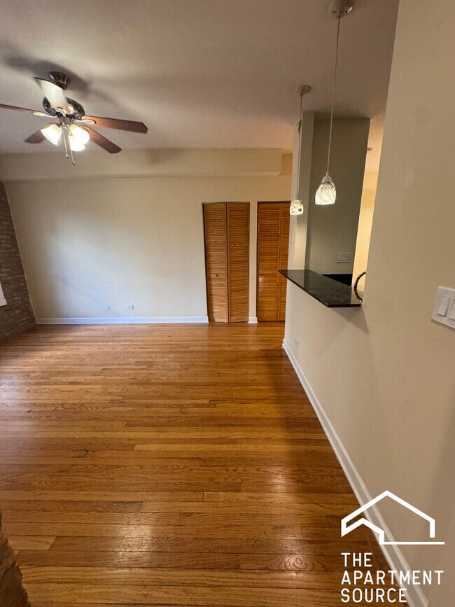 Foto del edificio - 1336 W Estes Ave