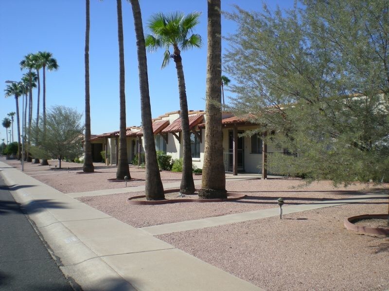 Foto principal - 5858 E Albany St