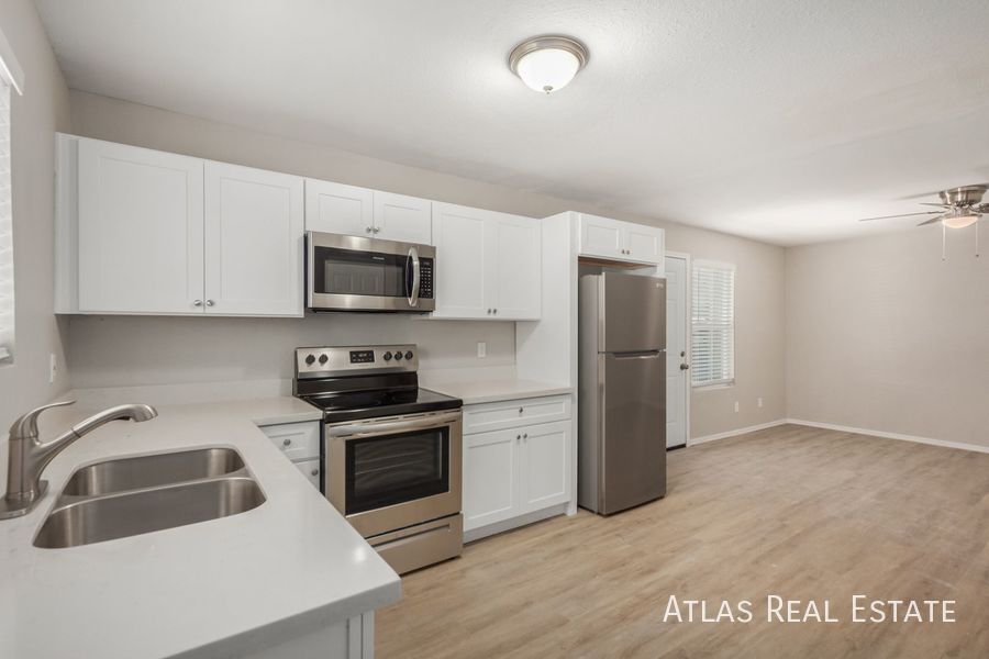 Foto principal - 1011 E Commonwealth Pl