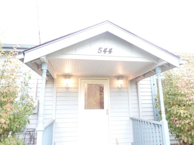 Building Photo - Beautiful 3 bedroom home Enumclaw