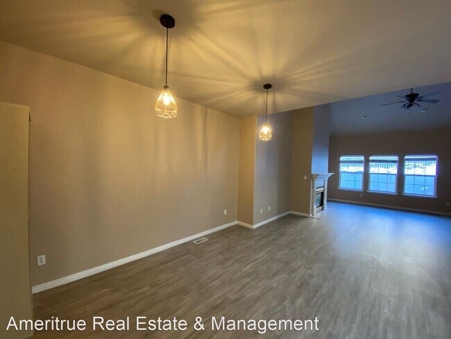 Foto del edificio - 3 br, 2.5 bath House - 1345 E 720 N