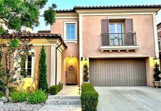 Building Photo - 68 Chianti