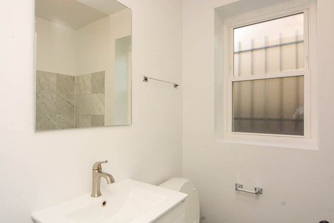Building Photo - 2347 N Drake Ave