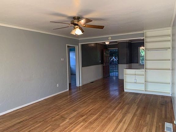 Building Photo - Super cute 2 bedroom