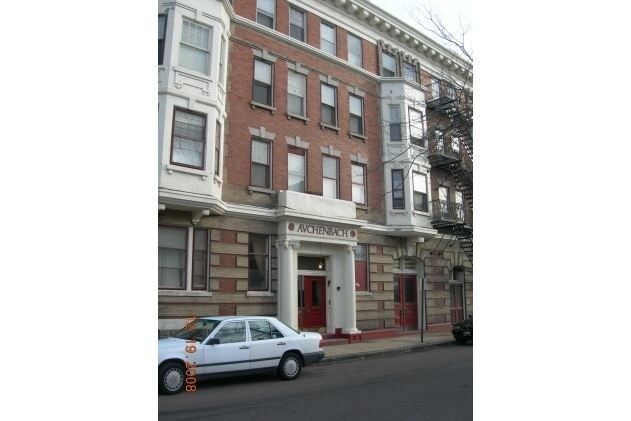 Building Photo - 6 N York St