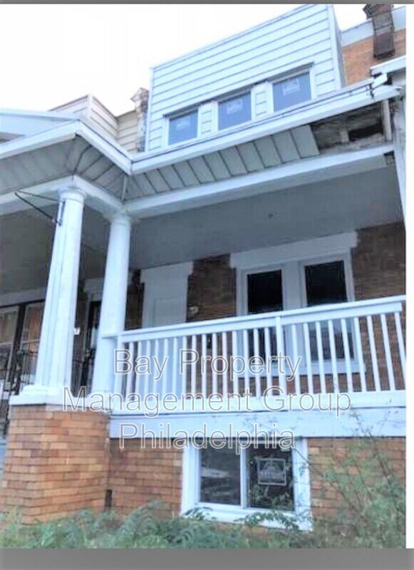 Foto principal - 5814 Addison St