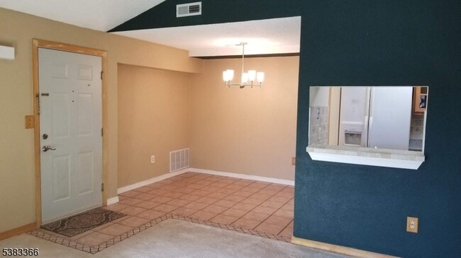 Building Photo - 2121 Ravens Crest Dr