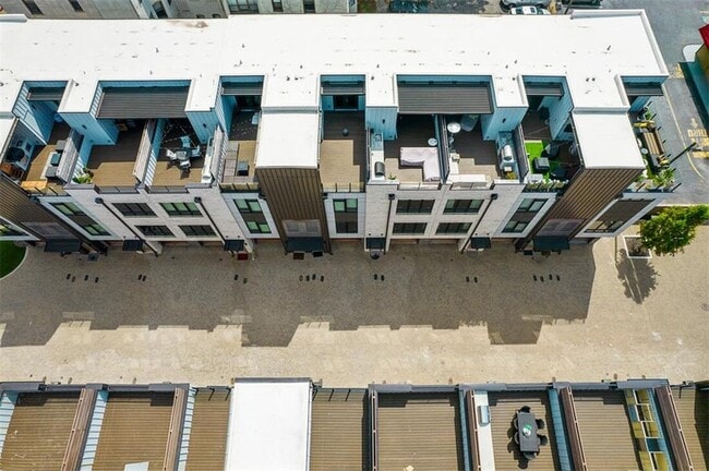 Building Photo - 102 Cityview Ct NE