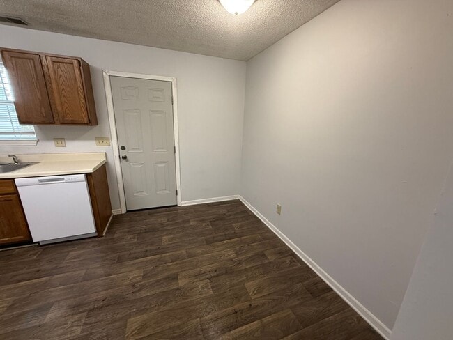 Building Photo - 208 Wynn Way