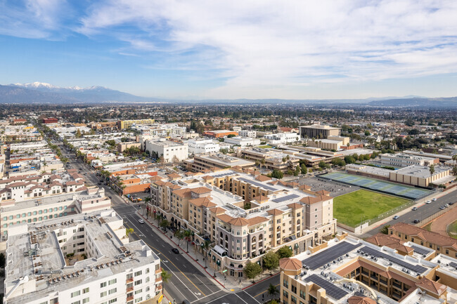Building Photo - Pacific Plaza