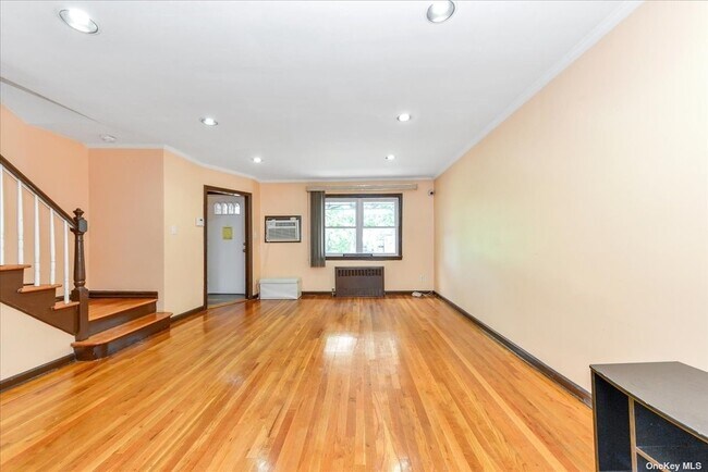Building Photo - 150-42-150-78 78th Ave