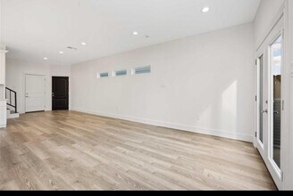 Building Photo - 4508 Noble St