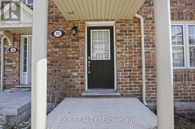 Building Photo - 11 Crossbill Rd