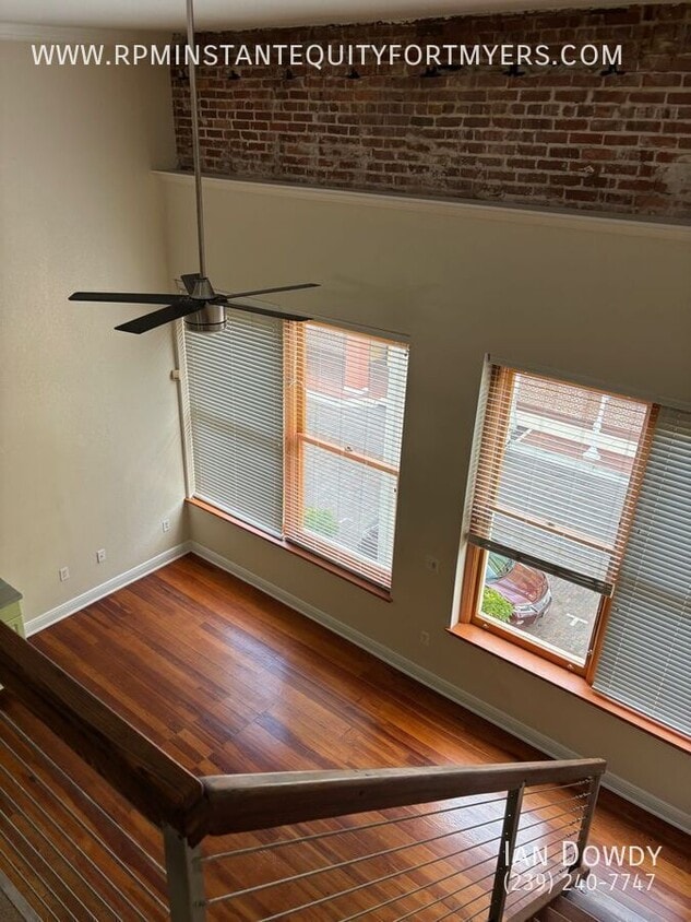 Primary Photo - 2260 First St-211