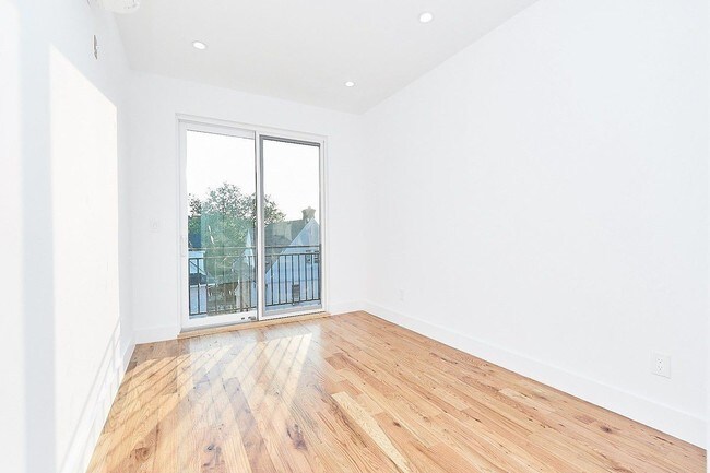 Foto del edificio - 3215 Clarendon Road